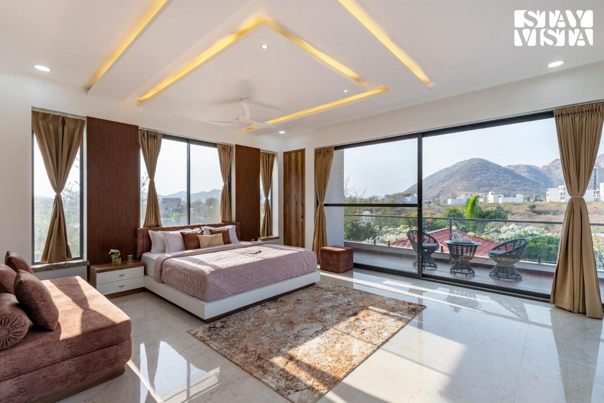 Stayvista'S Bella Dream - Mountain-View With Outdoor Pool, Lawn Featuring A Gazebo & Indoor Games Udaipur Exterior photo