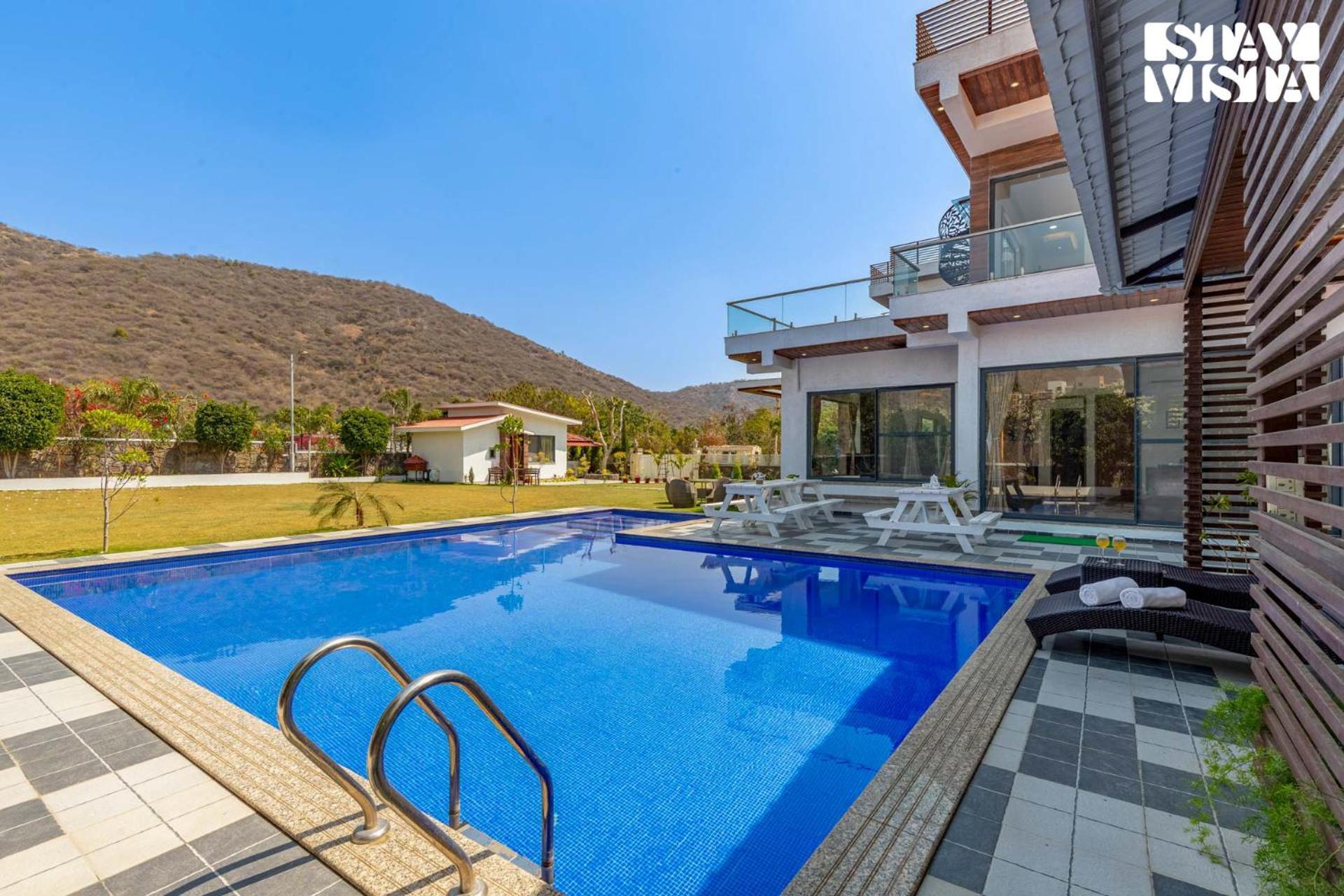 Stayvista'S Bella Dream - Mountain-View With Outdoor Pool, Lawn Featuring A Gazebo & Indoor Games Udaipur Exterior photo